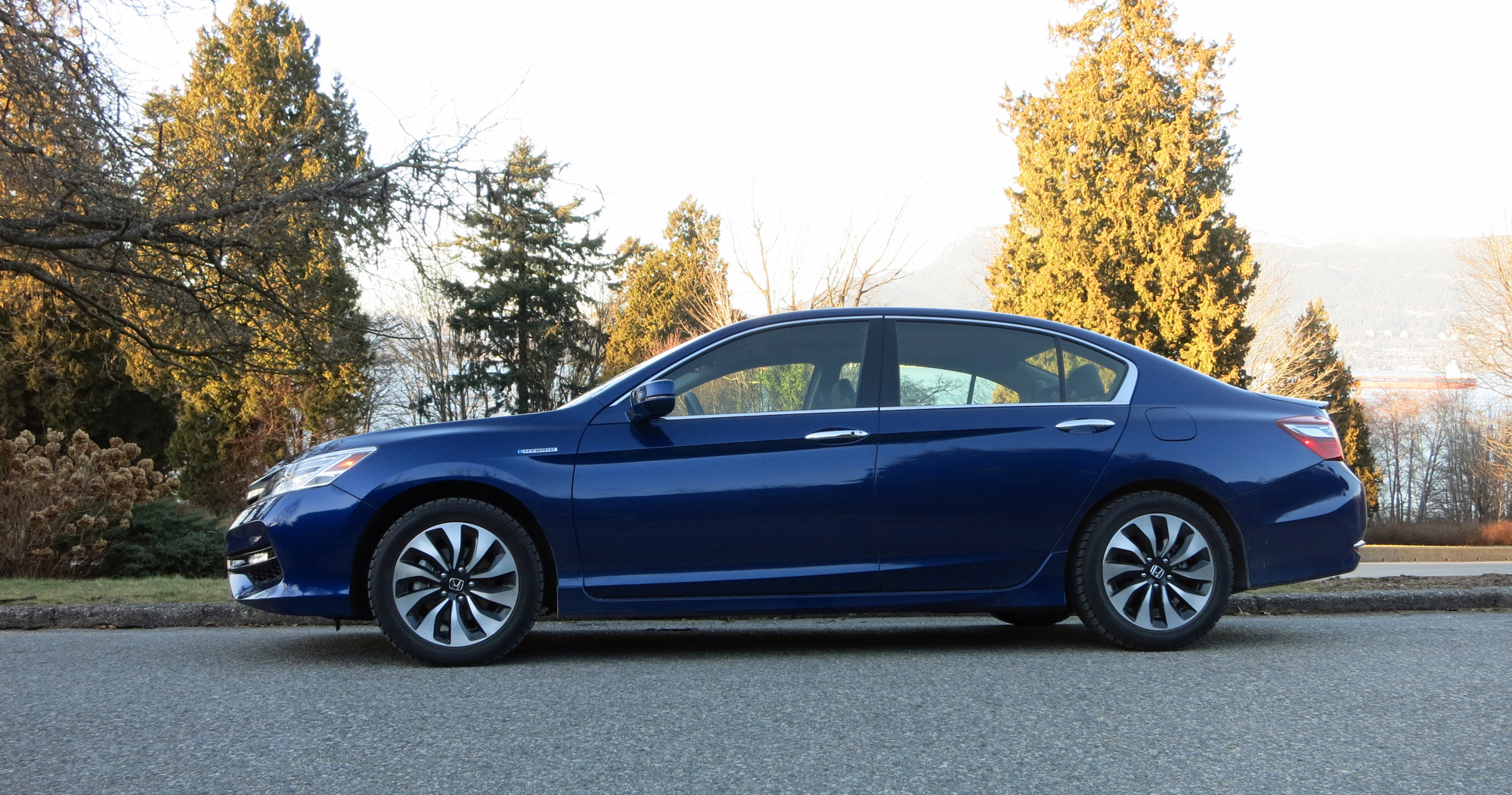 Test Drive: 2017 Honda Accord Hybrid - Vicarious Magazine