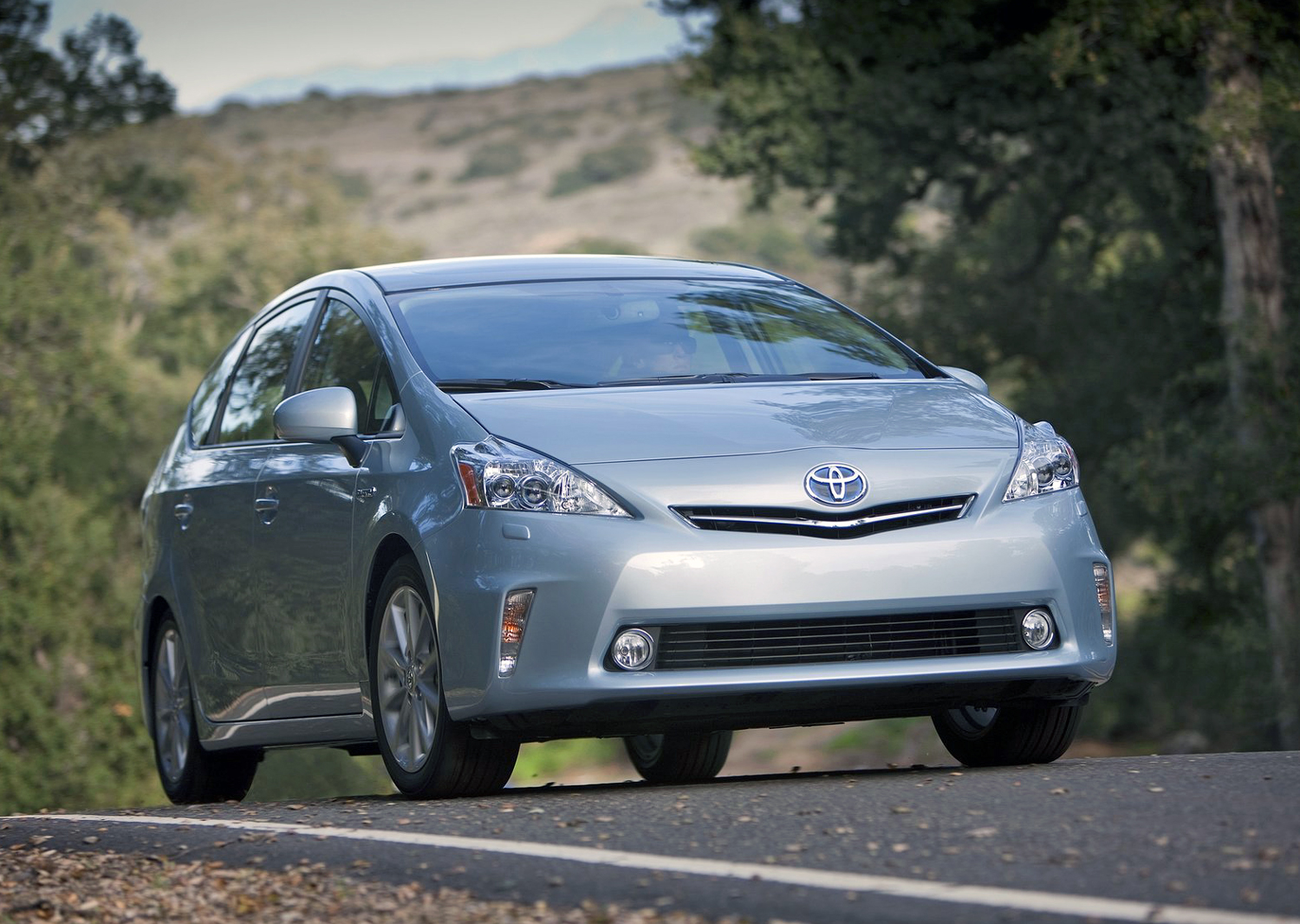 Used Vehicles: 2010-2012 Toyota Prius- vicariousmag.com