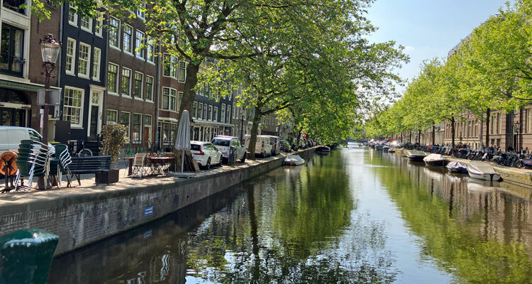 Your-typical-Amsterdam-canal