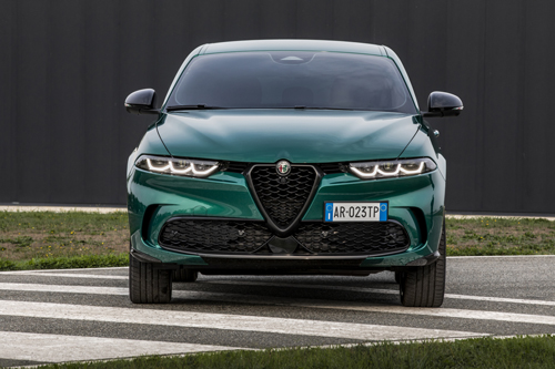 2024-Alfa-Romeo-Tonale-PHEV-front