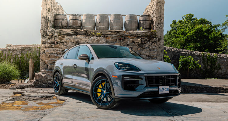 2024-Porsche-Cayenne-Turbo-GT-front-three-quarters