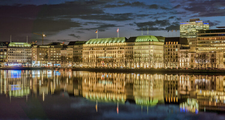 Fairmont-Hotel-Vier-Jahreszeiten-main